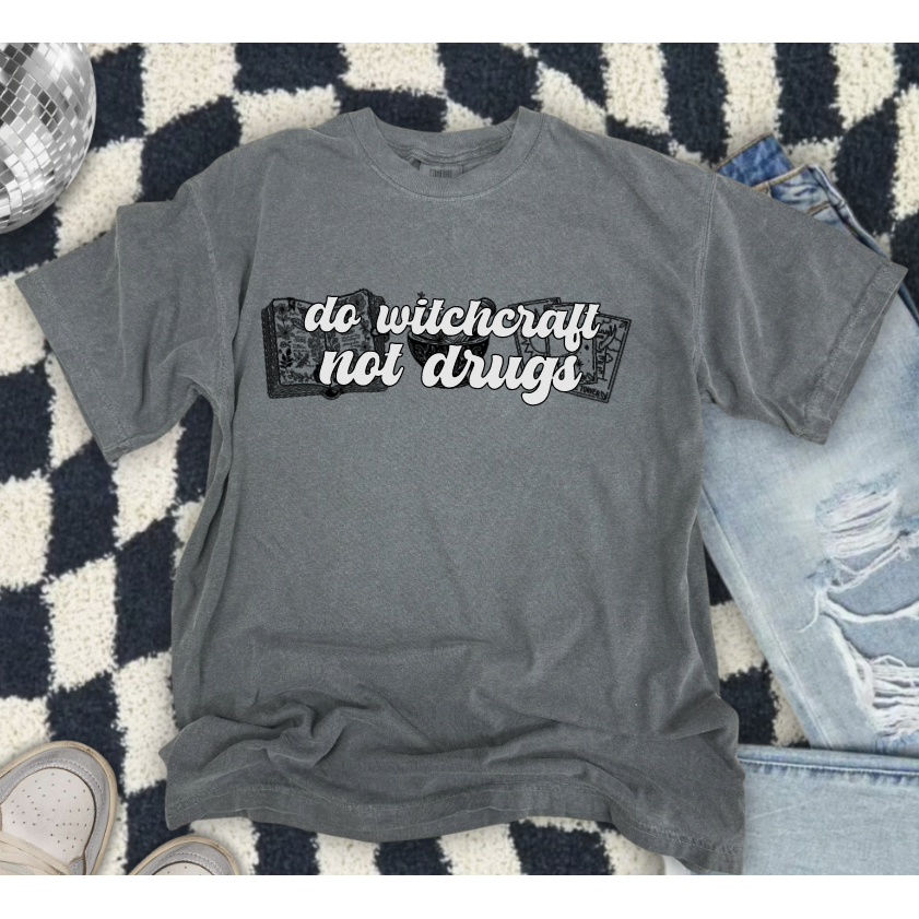 Do Witchcraft Tee