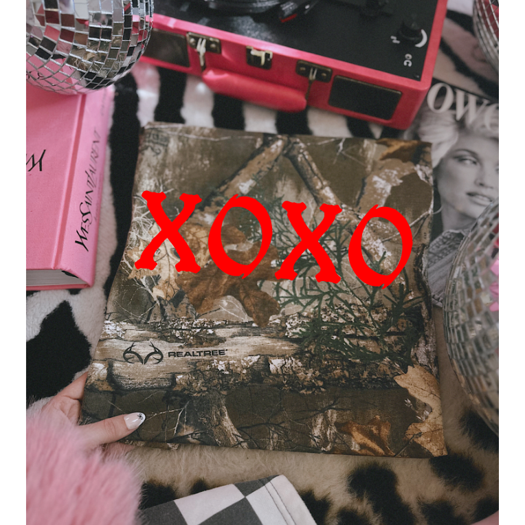 Camo with a Kiss Tee