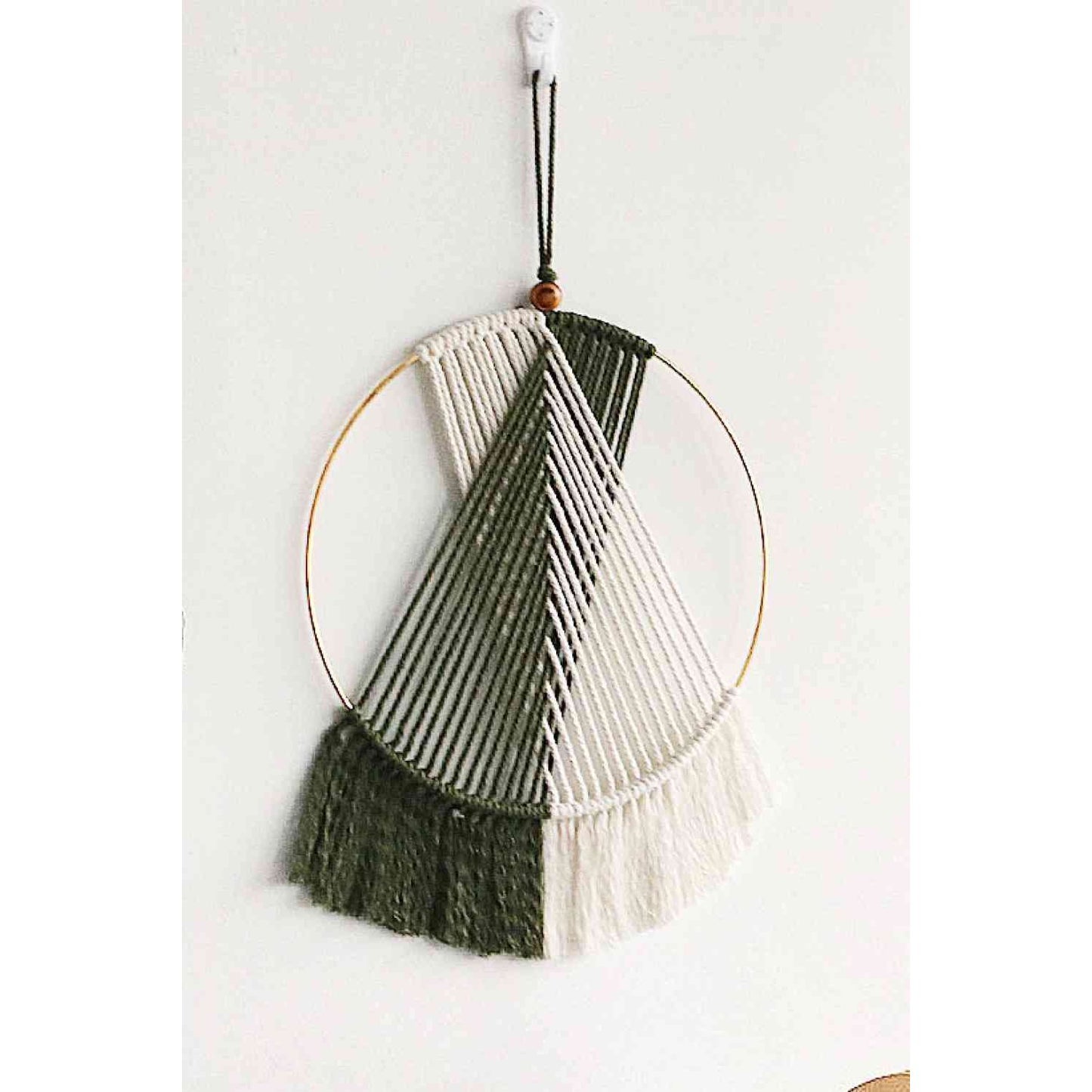 Contrast Fringe Round Macrame Wall Hanging