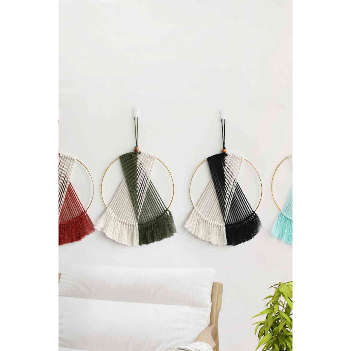 Contrast Fringe Round Macrame Wall Hanging